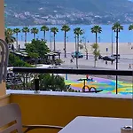 E'lux Seaside Apartamento *